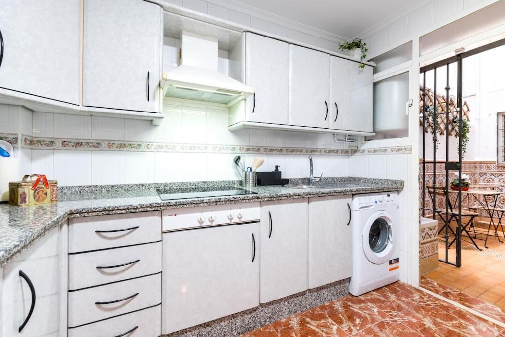 Santa Justa Urban Apartment Seville Exterior photo