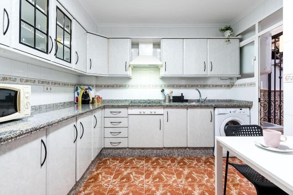 Santa Justa Urban Apartment Seville Exterior photo